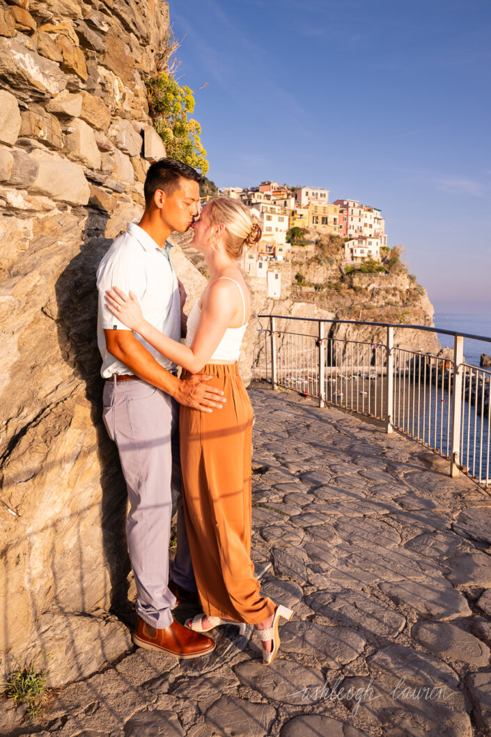 proposal photographer in cinque terre