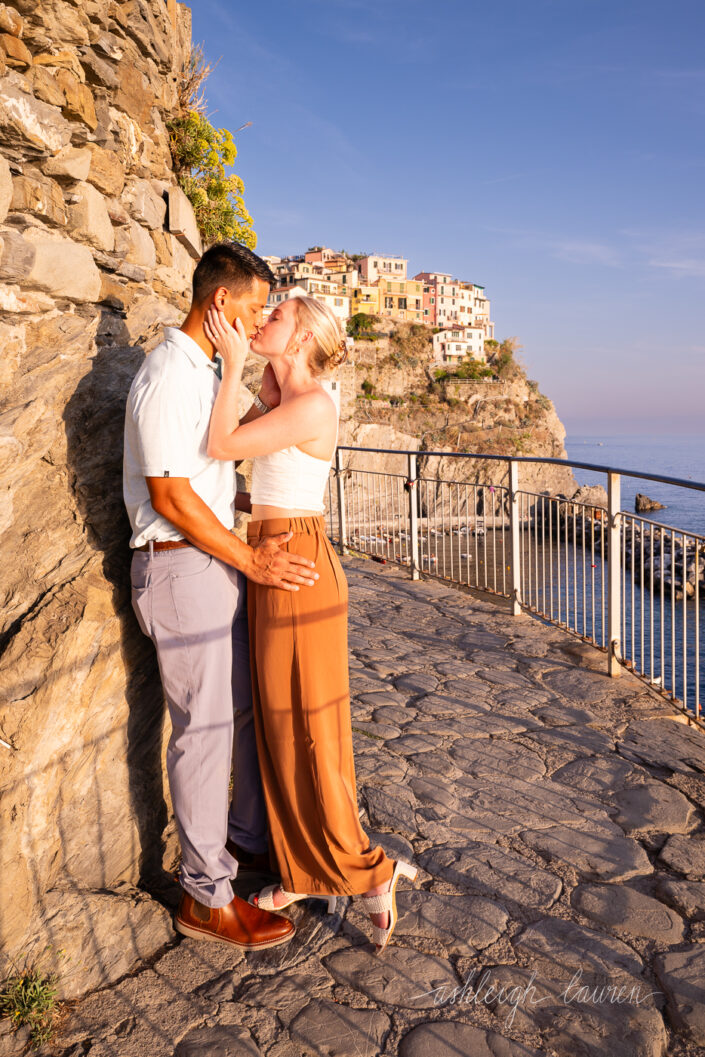 proposal photographer in cinque terre