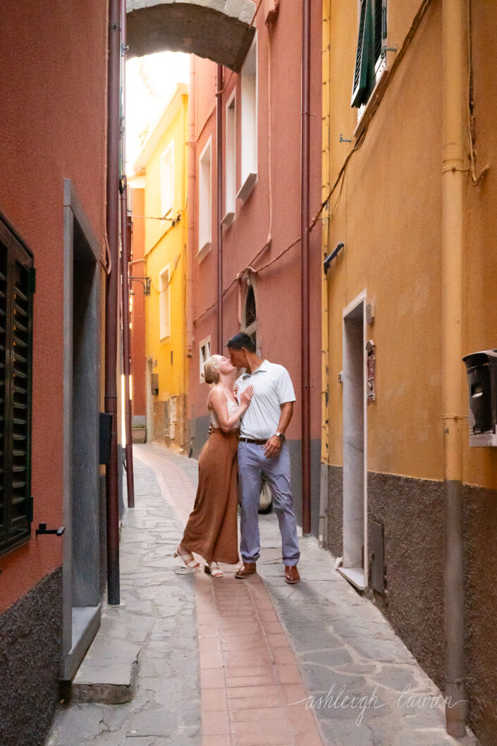 proposal photographer in cinque terre