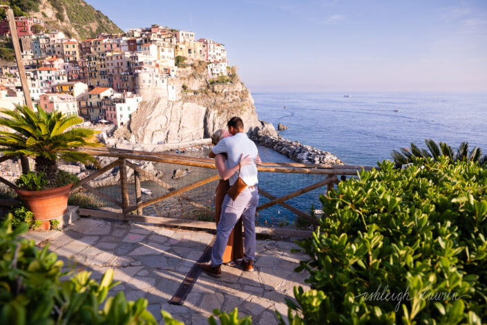 proposal photographer in cinque terre